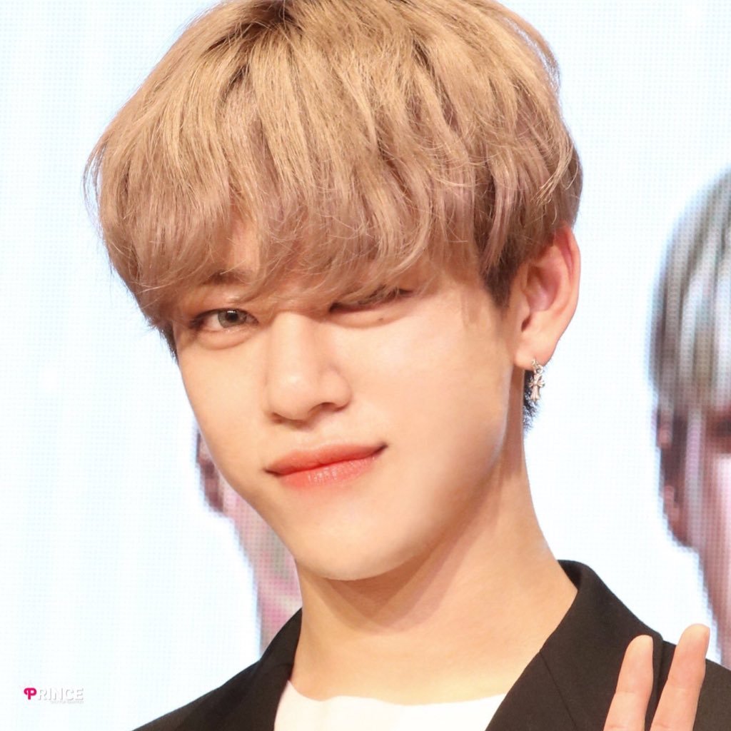 Shining most in this world.....It is @BAP_Daehyun prince with a beautiful singing voice ♔ ONLY FOR DAEHYUN