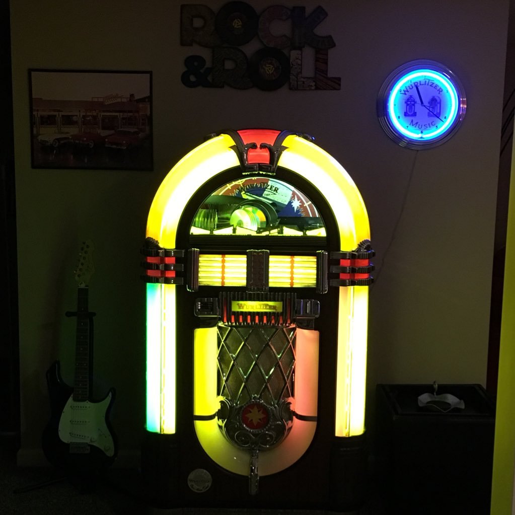 jackmcdowell50's profile picture. Retired. St. Louis Cardinal and MIZZOU fan forever!  A passion for music 🎶 🎸