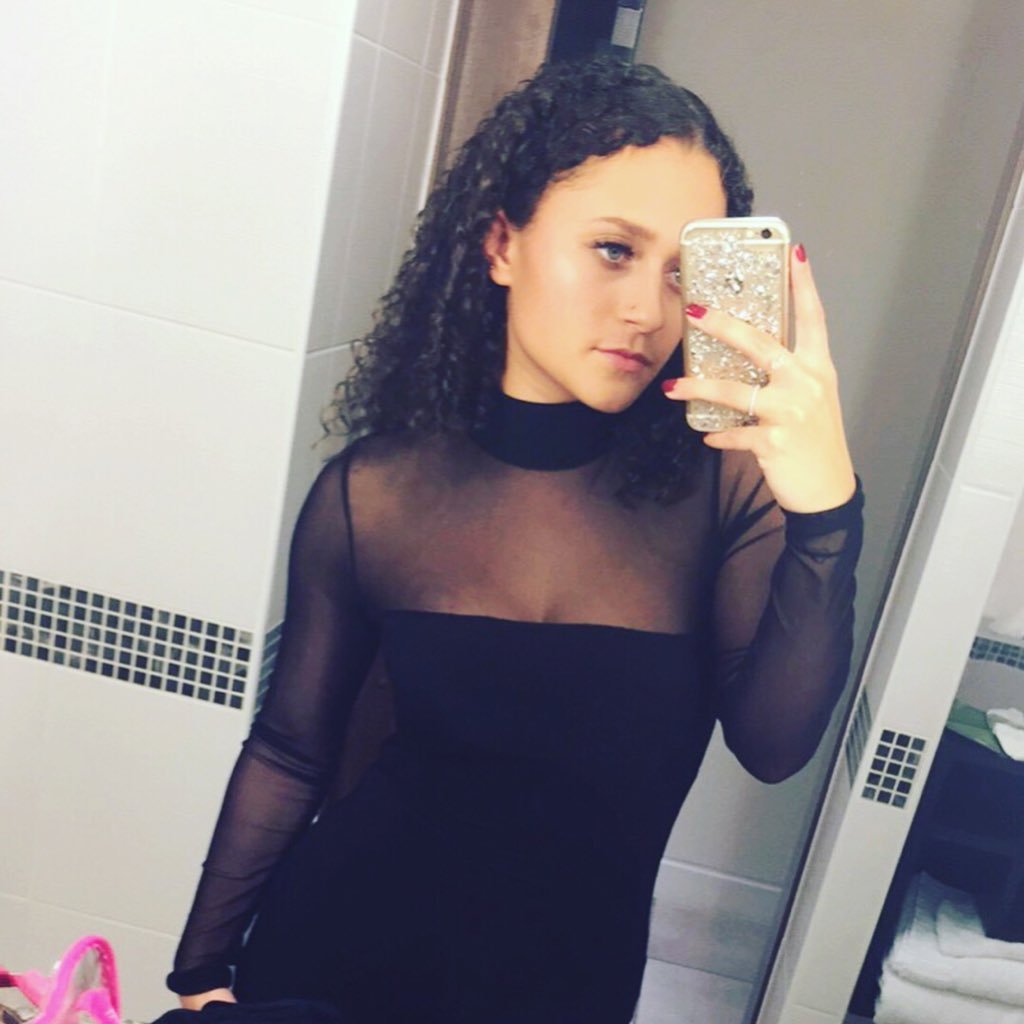 livchambers_'s profile picture. 