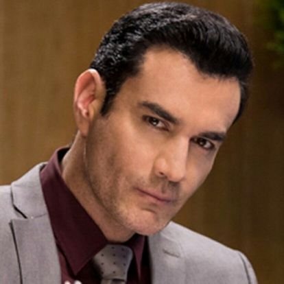 David Zepeda és el licenciado Ricardo en #PorAmarSinLey, de lunes a viernes 9:30 p.m. #conlasestrellas 📺