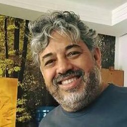 Artista plástico, psicólogo, membro da Acad. Nac. de Artista Plástico e Accademia Internazionale d’Arte Moderna. Figurativo, pinta a óleo e aquarela.