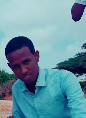 abdulle_hasan's profile picture. Reading books