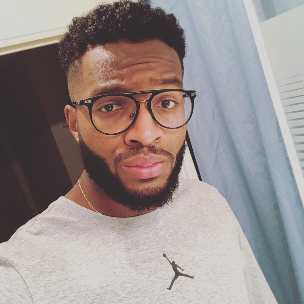 C est l histoire d un mec qui aime danser et tous et si tu veux savoir la suite viens wayner avec moi snapchat :melvinjames06