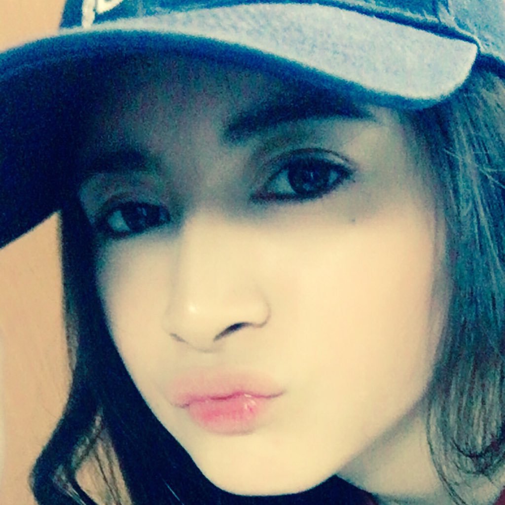 PauBernas's profile picture. YouTuber || baker?? || working student