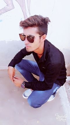 polas_rakesh's profile picture. शिव की ज्योति से नूर मिलता है,
सबके दिलों को सुरूर मिलता है;
जो भी जाता है भोले के द्वार,
कुछ न कुछ ज़रूर मिलता है!