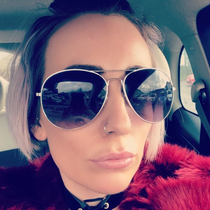 KellylouN's profile picture. 