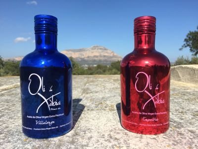 Aceite de Oliva Virgen Extra de Jávea/Xàbia
procedente de olivos variedad Villalonga/Mançanella del 
primer día de campaña.
Tienda online