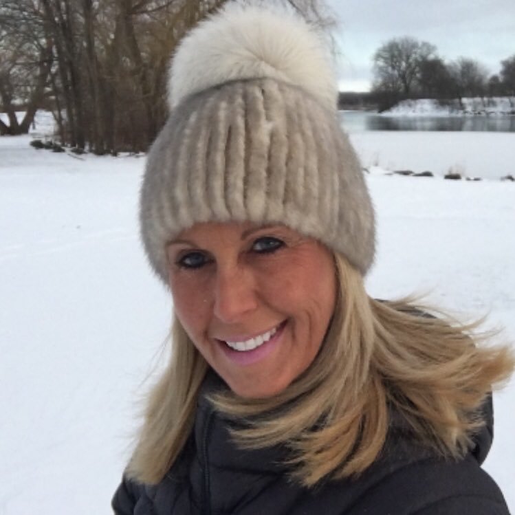 SheilaAdams10's profile picture. Enjoy sunny destinations, working out, hiking and gardening. Early to bed and early to rise, makes a girl healthy, wealthy and wise.