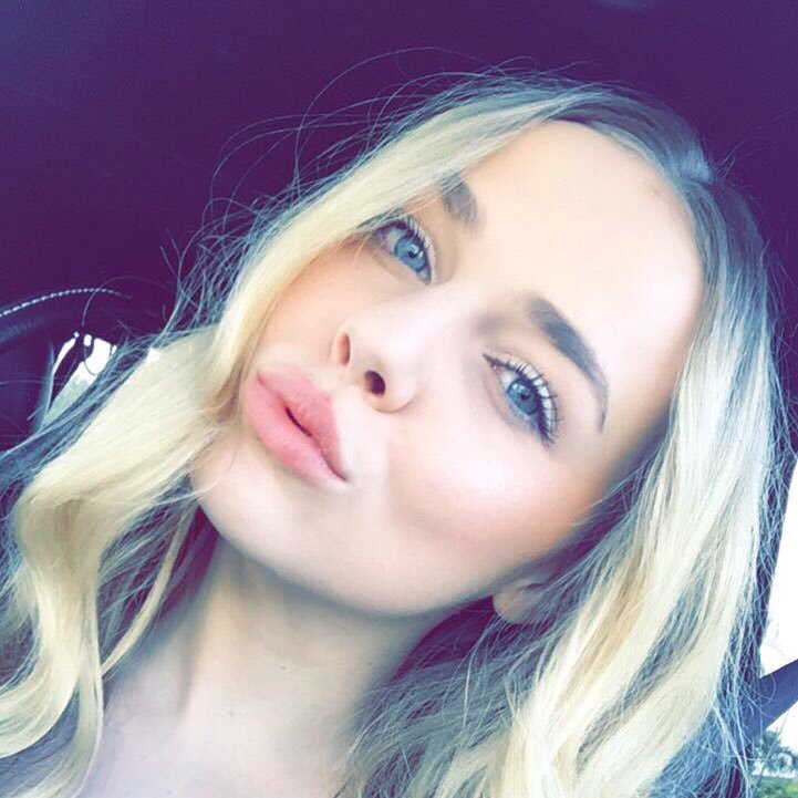 EyeOut4Celiner's profile picture. follow me for daily dog posts and inspiration! don’t forget to spread kindness✨ #uwfcheerleader 💙💚