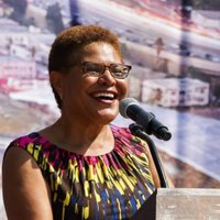 Karen Bass (@karenbassla) 's Twitter Profile Photo Karen Bass (@karenbassla) 's Twitter Profile Photo