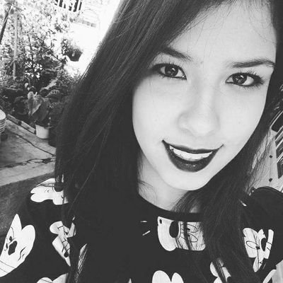Apaixonada por fotografia, música e leitura. Escrevo por prazer.