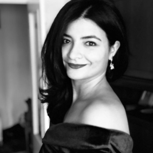 InesTalla's profile picture. I help people smile more | Leadership & Spiritual Mentor | Facilitator of Transformation | Artist-Coach-Healer | LSE Alum