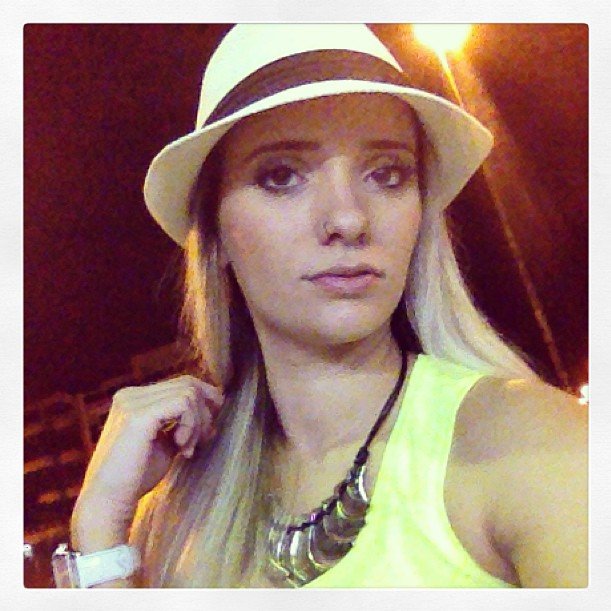 alicevaloux3's profile picture. 