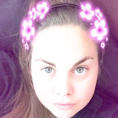 Love football especially chelsea. Love the pub and socialising with mates. I'm married with a gorgeous daughter 💗 and son 💙