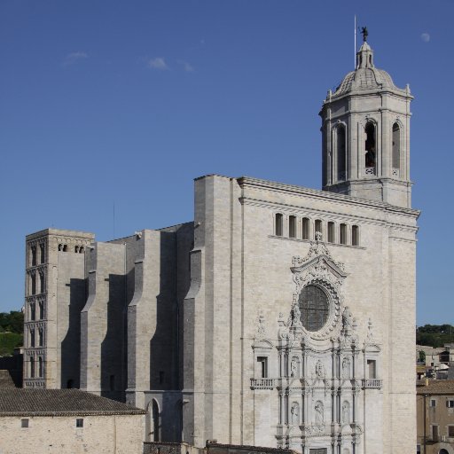 Espai de difusió per aproximar-se i conèixer el passat i el dia a dia de la Catedral de Girona i el seu patrimoni cultural i cultual.