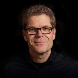 General Manager Team 100 R&D Avantage; ICT-Cloud Adviseur; Ontwikkeling online diensten; Kajakken; Hardlopen; Mountainbiken; RC Helivliegen.
