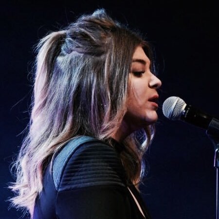 Ici tu pourras retrouver toutes sortes de vidéos concernant @carolinecostaon (performances, covers, interviews...) • compte privé @itstead