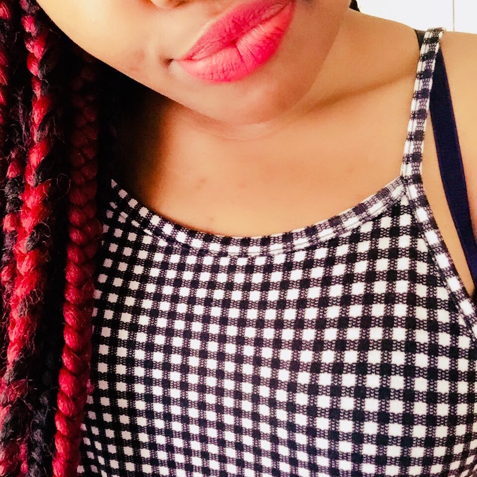 mynamesbusi's profile picture. South African 🇿🇦 law student 📚 natural hair game strong-ish 💁🏽‍♀️ bookworm 📖 Food is life 🍕 Drake is bae ❤️ it’s cool to care ♻️ I love sunflowers 🌻