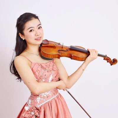 Artist/Violinist🎻 新日本フィルアシスタントコンマス🎶東京藝術大学(同声会賞)/ハンスアイスラー音楽大学/ベルリン芸術大学大学院(最高点)/ベルリン放送交響楽団(アカデミー＆契約)/ロンドンフィル(第2コンマス)🐶愛犬のビションフリーゼと美味しい物😋、旅✈️が大好き♡フォローはお気軽に。