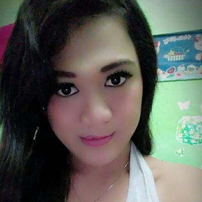 Ayu penyanyi dangdut waria