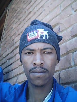 MManjiyane's profile picture. Happy man