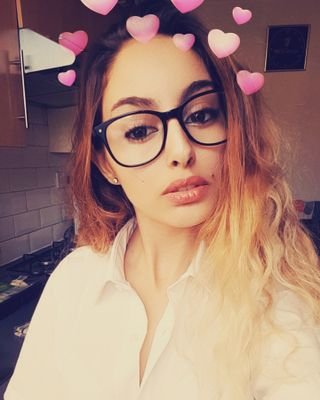Born in Bulgaria...😊
Lives in England...😎
Multilingual...😁
14 yrs old...😚
Having fun👌🏻💋💋
Instagram: radka_n.d