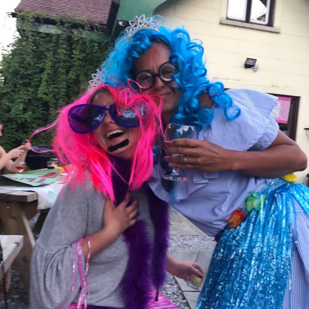 LouLou_Cole1's profile picture. Manageress of the beautiful pub @bellingatestone. Lover of festivals, music, cider, and dogs. Proud mummy.