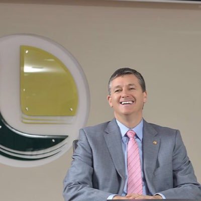 lburneom's profile picture. Lojano que ama su tierra y apasionado por la aventura, el trabajo y el progreso.