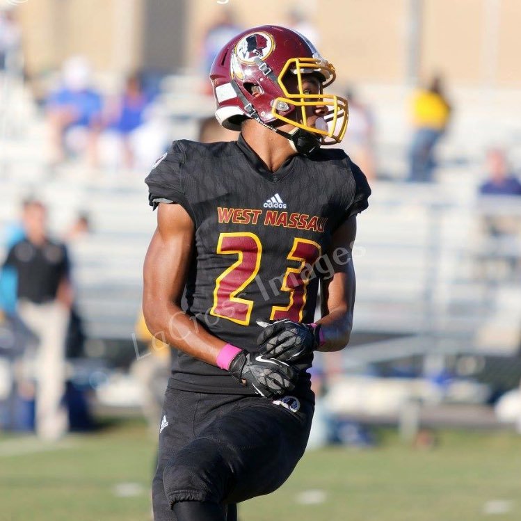 -6'2 170lbs🗣💥DB @ EKU ‘23 🏈4.53 40 yard dash-Track🏃🏽Blue-Grey All-American‼️