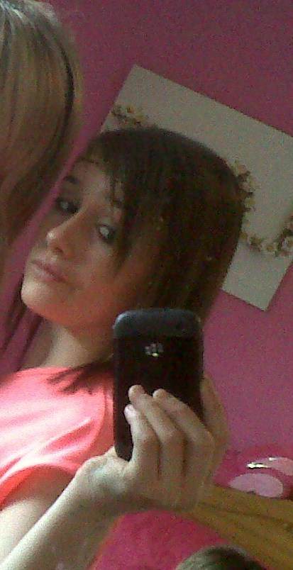 hey i'm beckiee and single and i live in hemsworth x
