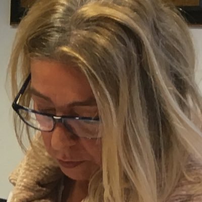 Arquitecta Técnica y graduada en Ingeniería de Edificación