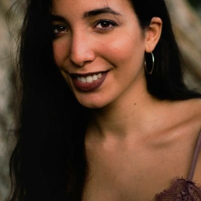Especialista en Marketing Digital. Amante del mundo de la Moda y la Belleza. Puedes ver más en @the.eye.mood . Antes pintaba 👩🎨 sigo teniendo alma de artista