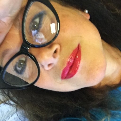 CamillaMileto's profile picture. Sarei un'artista, già, pure io. Ma soprattutto campionessa di giro a vuoto. La morte mi sorprenderà mentre credo che tutto debba ancora iniziare.