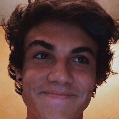 free follow from @dolanshonestly, this is a spam account,don't be shy,DM ME if you want me to RT or LIKE your posts, i will spam the FUCK out of your acc (: