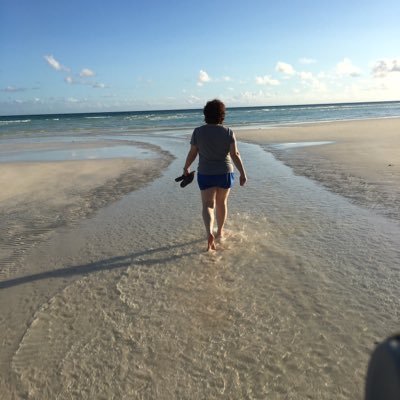 LisaAB16's profile picture. Art Arts & Culture Entertainment Music Literature Design & Architecture