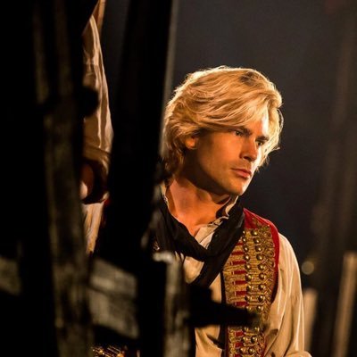 Artist currently traveling North America as Enjolras in Les Miserables