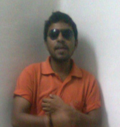 Movie buff. Amitabh Bachchan Fan...d name Vijay works gr8 to motivate me..Have no creative talent...!!