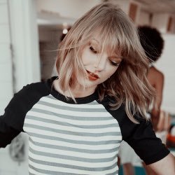 ourslips's profile picture. 