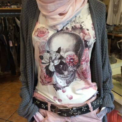 ModetrendH's profile picture. MEGATRENDS & immer am Puls der Zeit💋💋