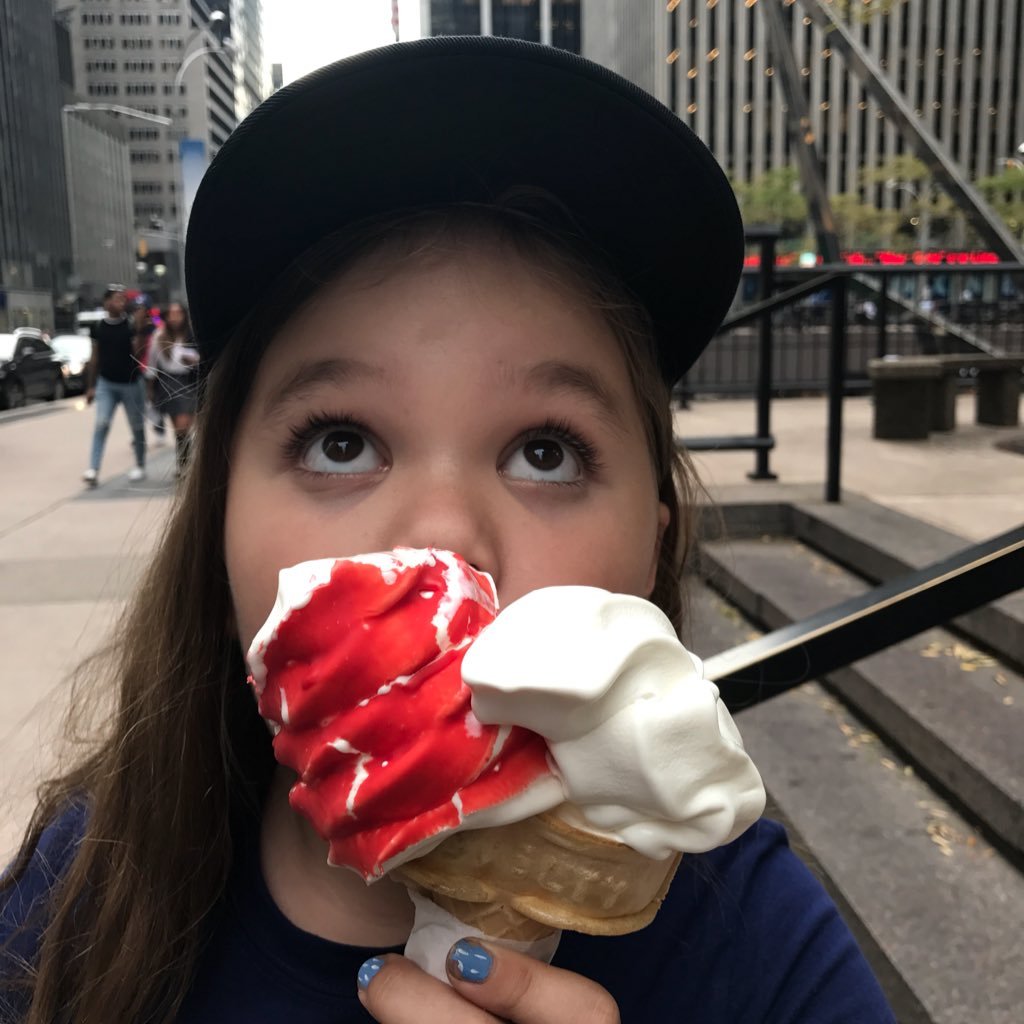 Katiepope27's profile picture. 