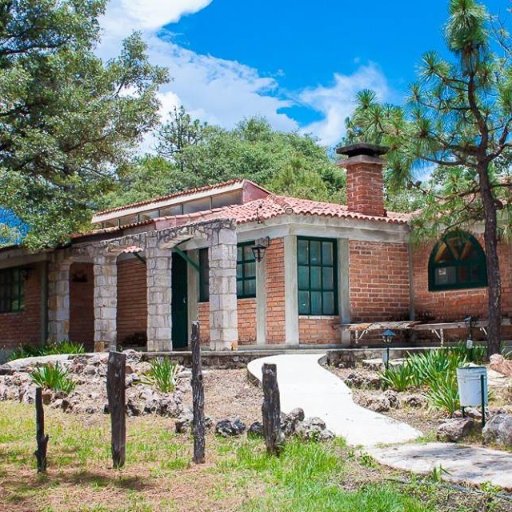 // CABAÑAS PARADOR DE LA MONTAÑA//
RENTA DE BONITAS CABAÑAS  A TAN SÓLO 30 MINUTOS DE LA CIUDAD DE DURANGO.
ESTAMOS  EN CARRTERA LIBRE DURANGO-MAZATLÁN  KM 43.