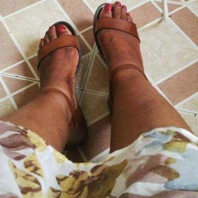 b_langeni's profile picture. mature adult female, embracing life changes like a butterfly,living life simply, a mess of unfinished thoughts, fears God might be unpleased with me sometimes.