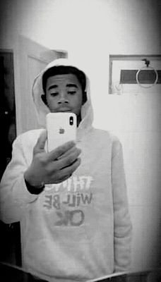 justinflow3's profile picture. Vivo la vida louca