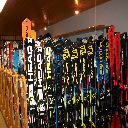 Since1989
Vente et location d'articles de sport
Ecole de ski internationale
The Why'n'hot lounge bar oenothèque
Tapas valaisannes à gogo