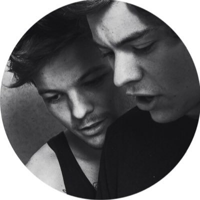 Te dei follow grátis? Se QUISER siga de volta e ative a notificação pra quando ter att da fic você ser o primeiro a saber! Se não: rt no fixado! 🌈💚