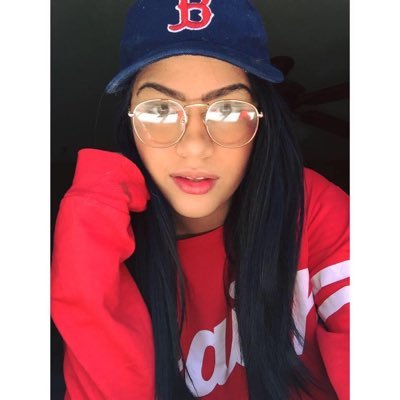 La mas linda del pabellón psiquiátrico. Psicologhy✨Real Madrid.                                            La lucha de pocos vale el futuro de muchos -NL🇻🇪