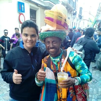 🎭Antonio Fuentes Sánchez.
De Los Palacios y Vfca.
Aficionado a la guitarra y a los carnavales.
Los que pasan página.🎭