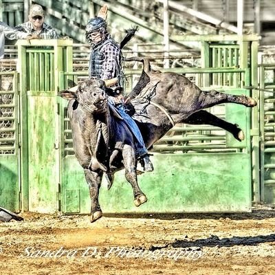 Bull Rider - Father - All Glory To God 

@cowboyfresh @Case_Knives @txsproductions❎

add me on snap chat -  ray_smith907 🤙