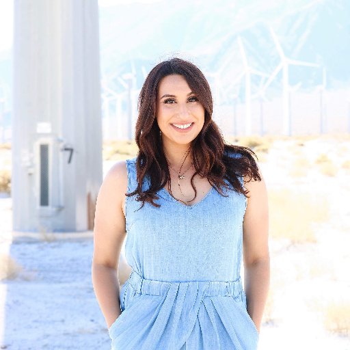 Creator of Notes by Cin, a Palm Springs lifestyle blog on local fun, food, entertainment and travel.