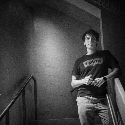 correavelez1's profile picture. 